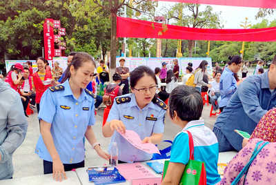 田阳区市场监管局开展'世界认可日'宣传活动，提供法律咨询服务